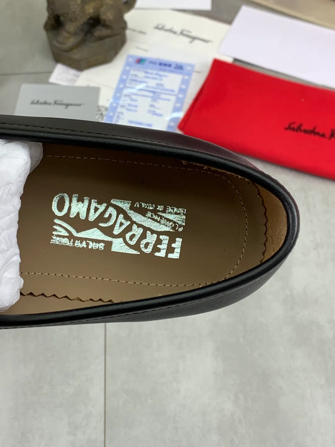 Men's men's shoes 💰P600💰[New model] High quality water-dyed cowhide 🆘[Salvatore Ferragamo] Ferragamo's latest casual business leather shoes for men! Listed simultaneously! The fabric is made of specially imported original calfskin, and the interior is made of imported water-dyed cowhide. It is absolutely luxurious and leads the fashion trend. High-end rubber outsole, size: 38-44 (45 and 46 can be customized) 5️⃣ colors available